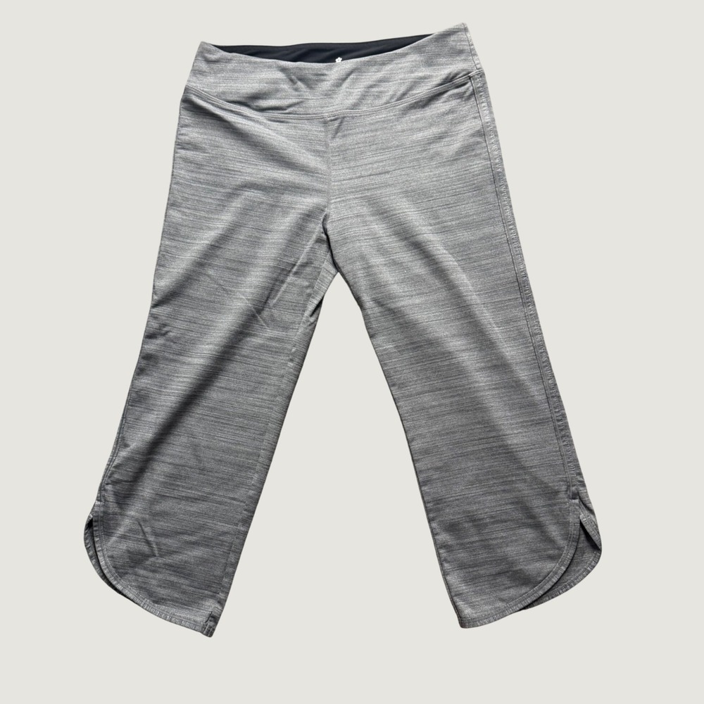 Tuff Athletics Capri Leggings Size M Yoga Workout Heathered Gray Mid Rise